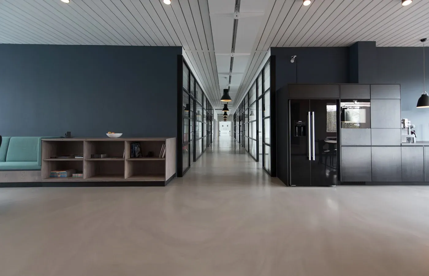 Modernes Open-Plan-Office — Symbolfoto Office & HR