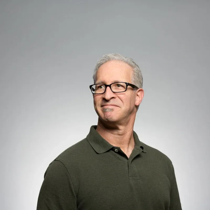 Professionelles Porträt — Symbolfoto für anonymisiertes Kandidatenprofil